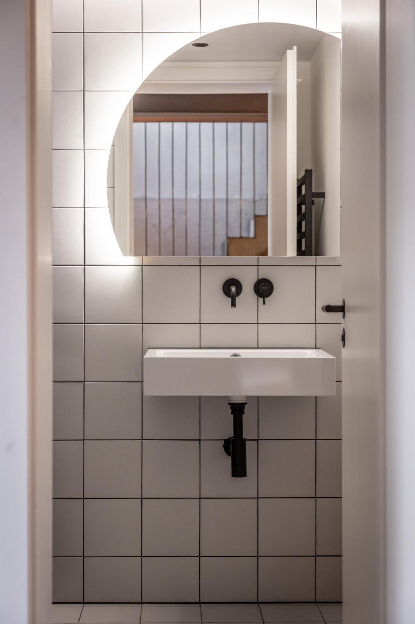 Coolest Apartment In Berlin, Easy Check-In, Close To Center, Black & White Maisonette #6 ภายนอก รูปภาพ